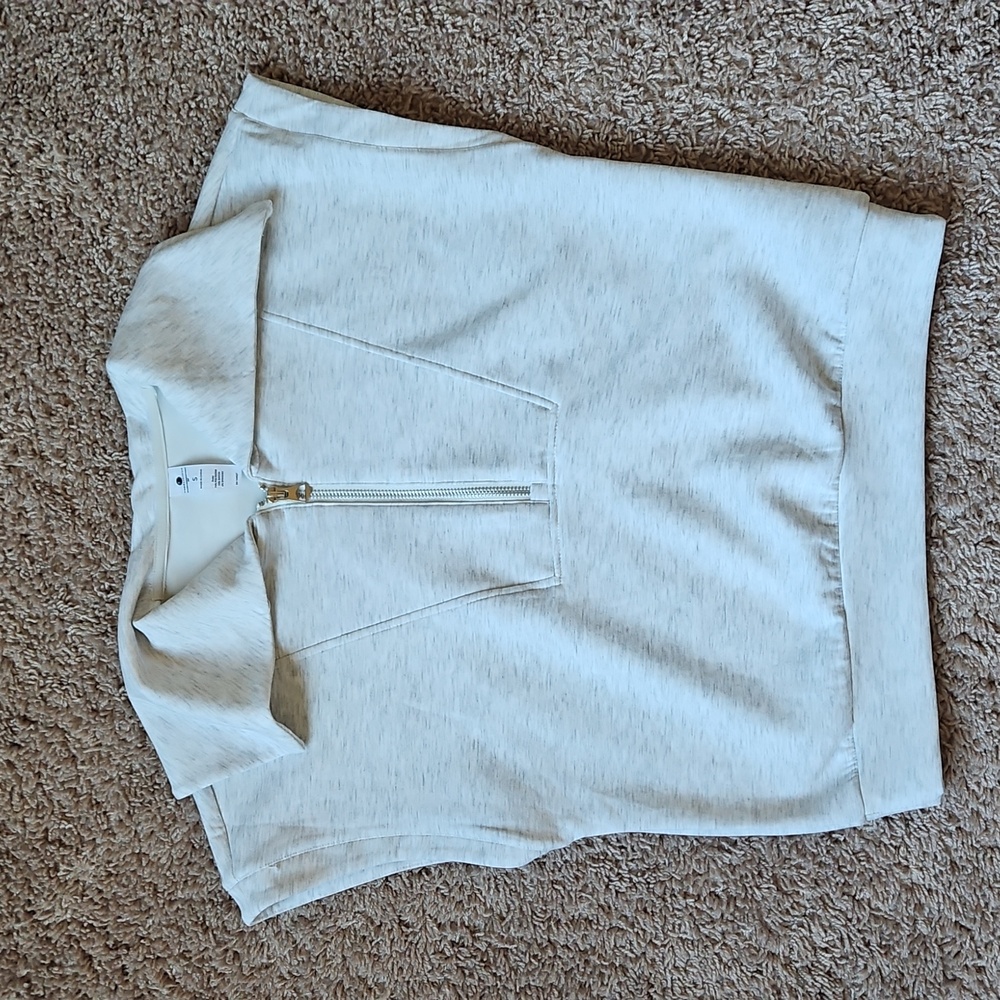 Yogalicious Heathered Gray Zip-Up Sleeveless Top